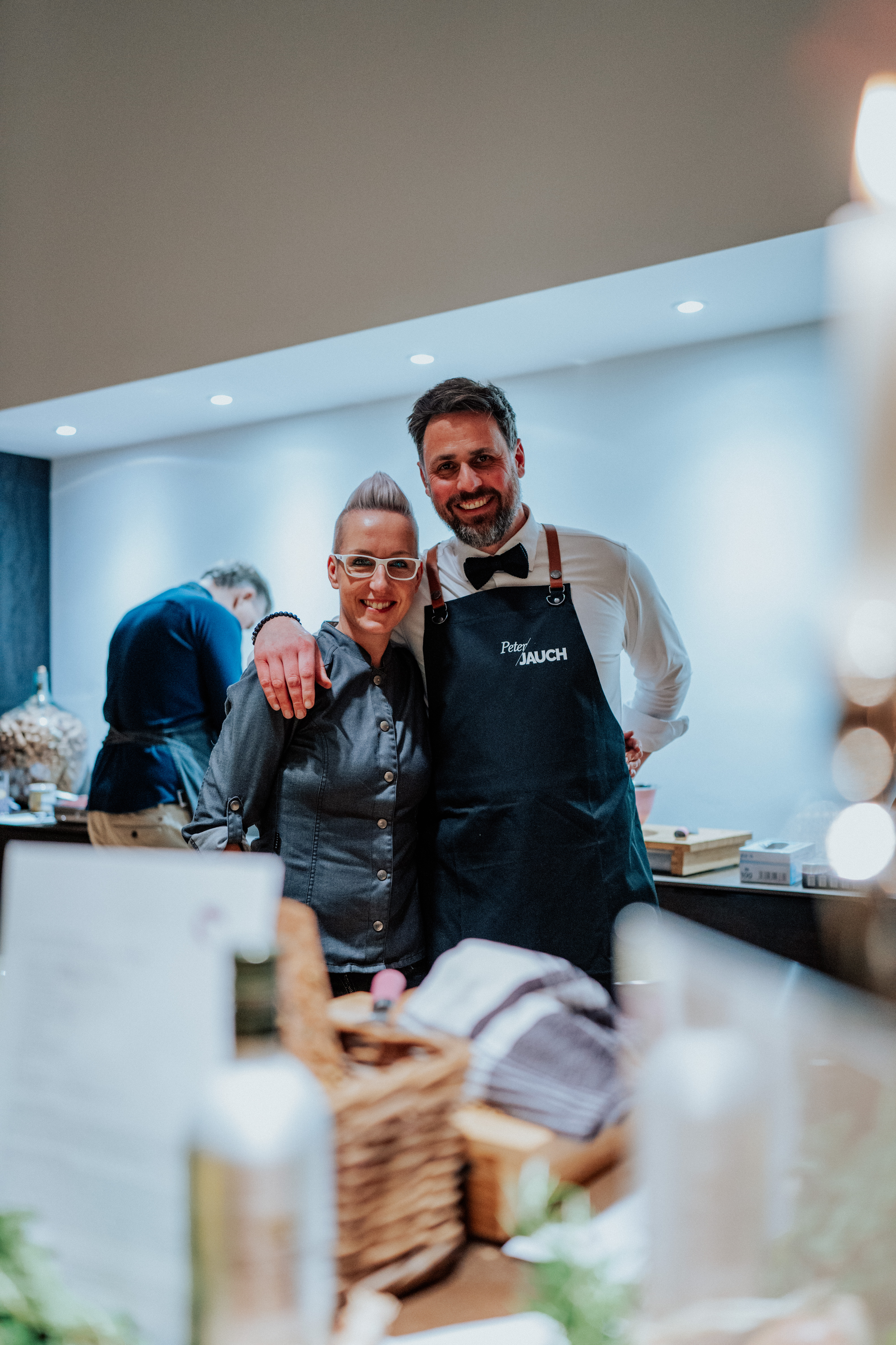 CHAMPAGNER DINNER: Peter Jauch & Pia laden ein