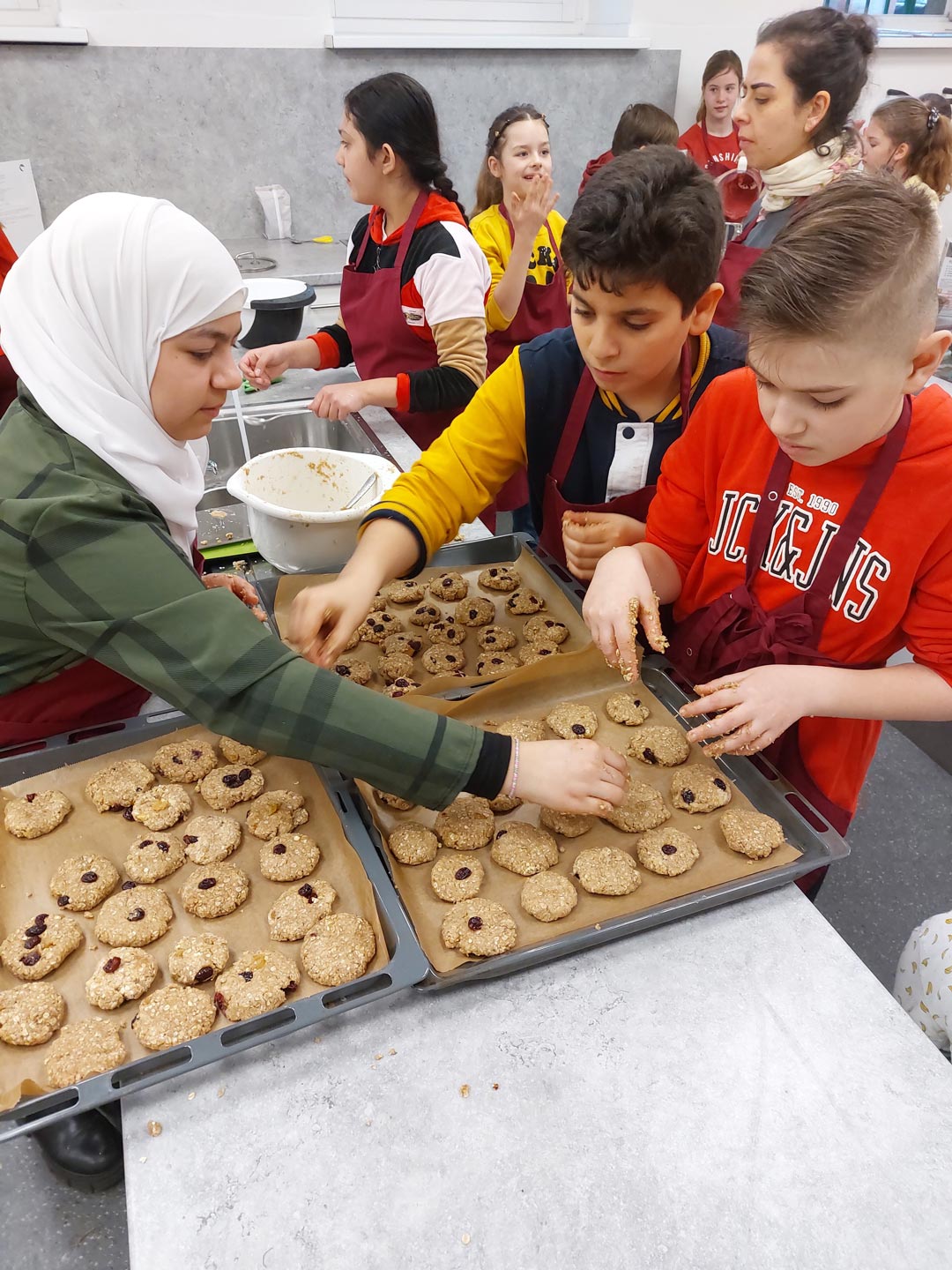 Bei der Zubereitung der Müslicookies